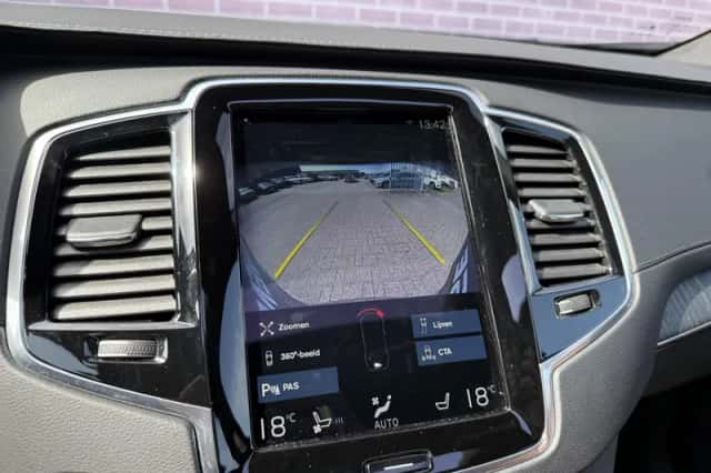 Volvo XC90 (2021) thumbnail 30