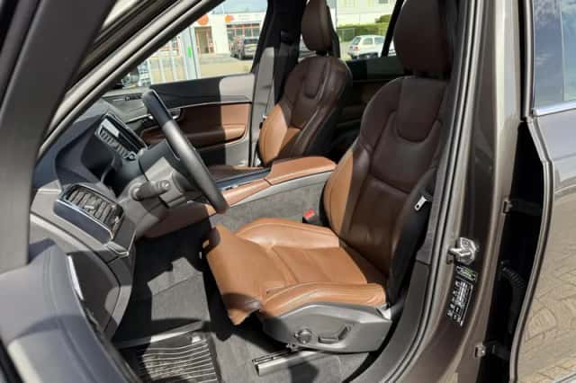 Volvo XC90 (2021) thumbnail 4
