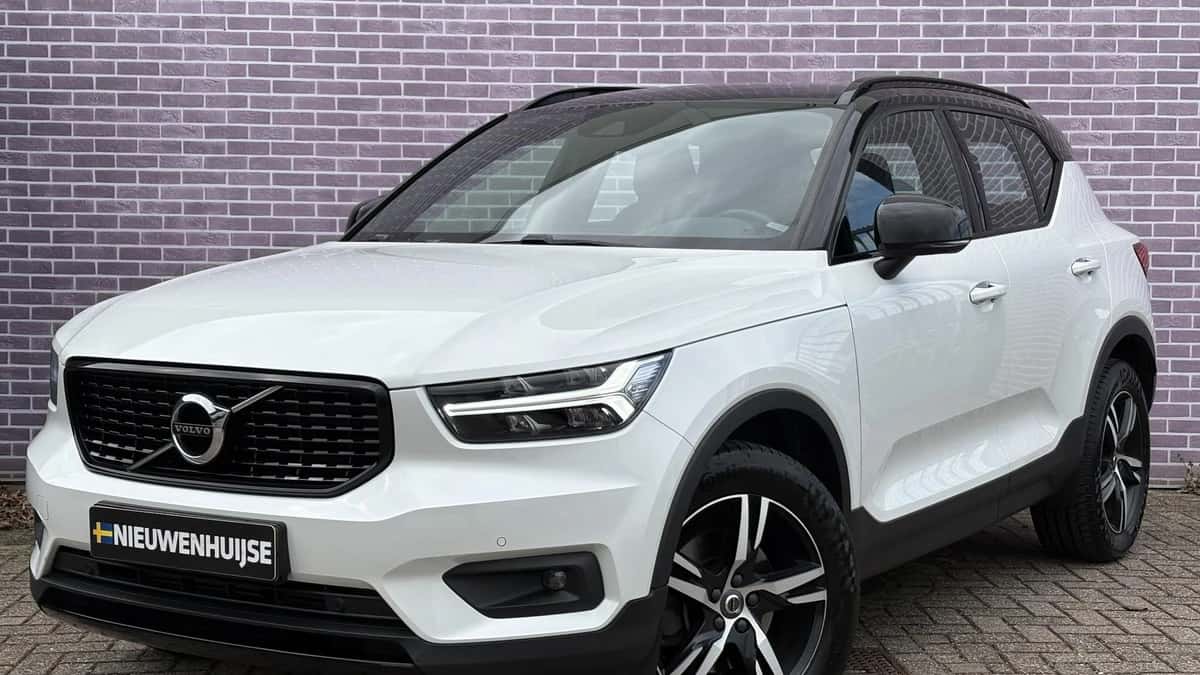 Volvo XC40 — foto 1