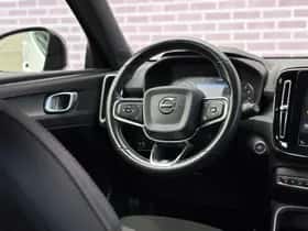 Volvo XC40 thumbnail 10