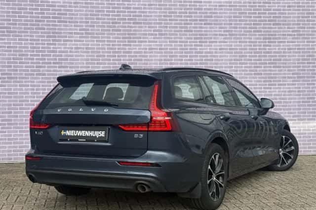 Volvo V60 (2020) thumbnail 3