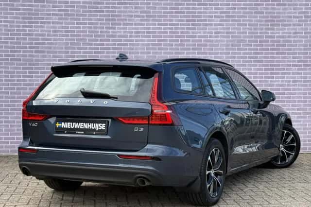 Volvo V60 (2020) thumbnail 3