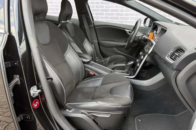 Volvo V40 (2018) thumbnail 5