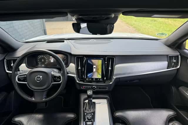 Volvo V90 (2018) thumbnail 4