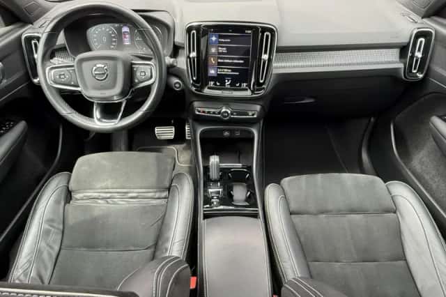 Volvo XC40 (2022) thumbnail 5