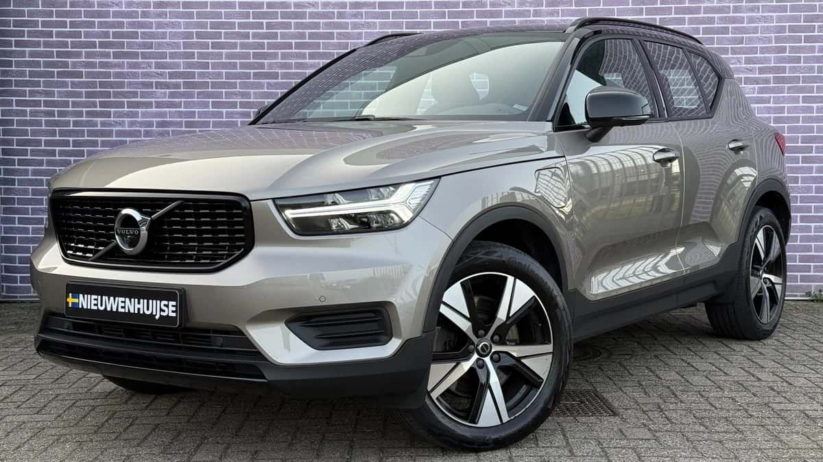 Volvo XC40 — foto 1