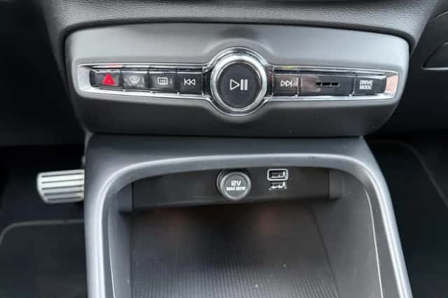 Volvo XC40 (2022) thumbnail 18