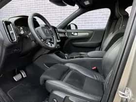 Volvo XC40 thumbnail 4