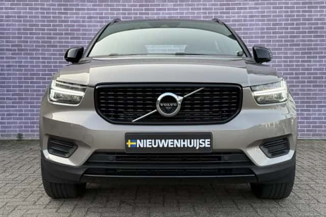 Volvo XC40 (2022) thumbnail 9