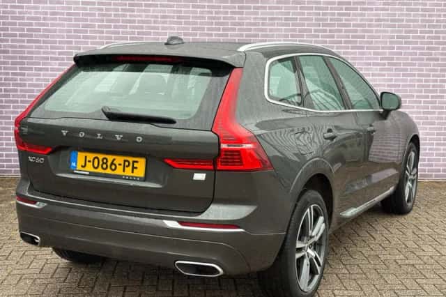 Volvo XC60 (2020) thumbnail 3