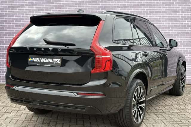 Volvo XC90 (2022) thumbnail 3