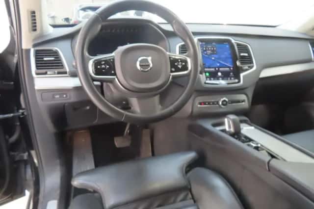 Volvo XC90 (2022) thumbnail 4
