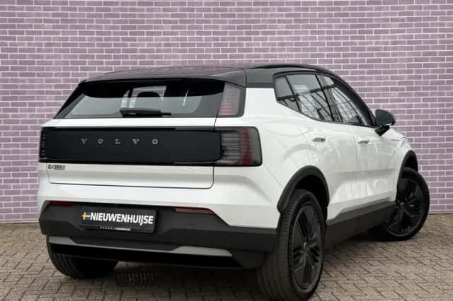 Volvo EX30 (2026) thumbnail 3