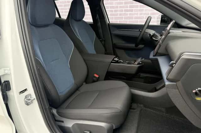 Volvo EX30 (2026) thumbnail 5