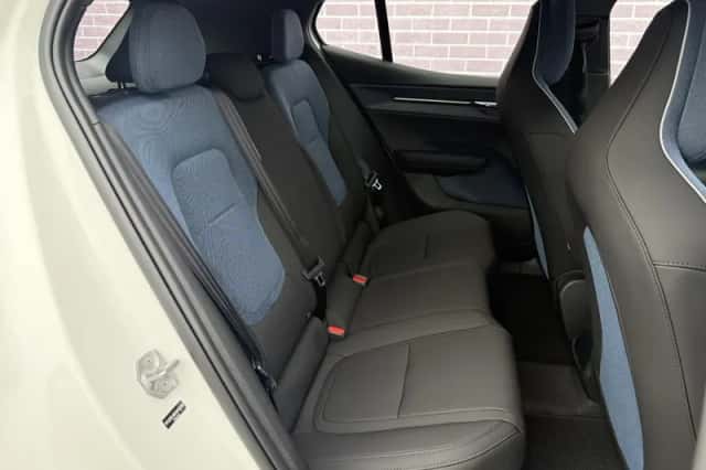 Volvo EX30 (2026) thumbnail 6