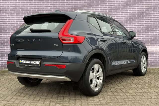 Volvo XC40 (2022) thumbnail 3