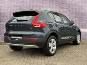 Volvo XC40 thumbnail 3