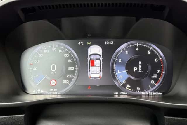 Volvo XC40 (2022) thumbnail 21