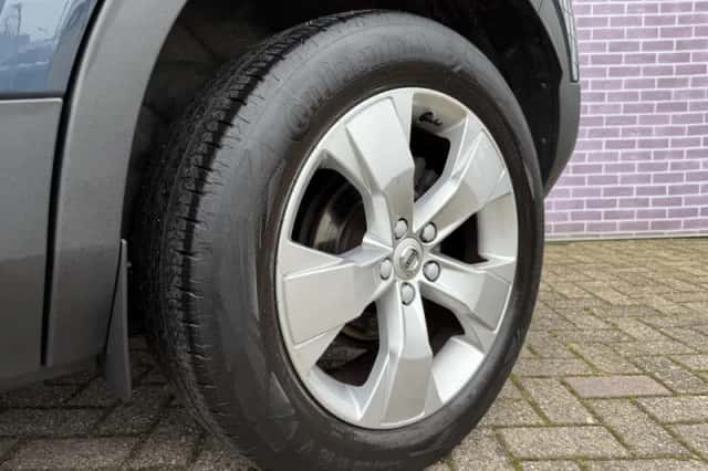 Volvo XC40 (2022) thumbnail 4