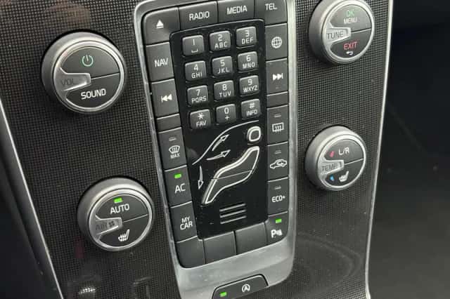 Volvo V40 (2018) thumbnail 17