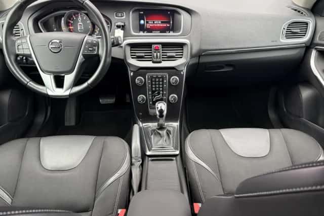 Volvo V40 (2018) thumbnail 5