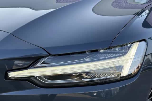 Volvo V60 (2023) thumbnail 7