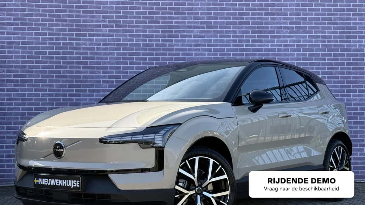 Volvo EX30 — foto 1