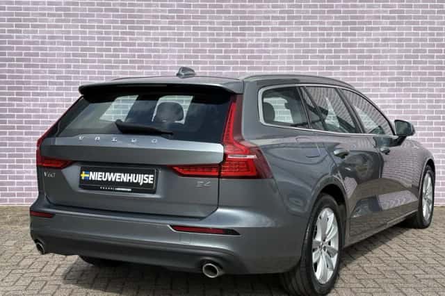 Volvo V60 (2020) thumbnail 3