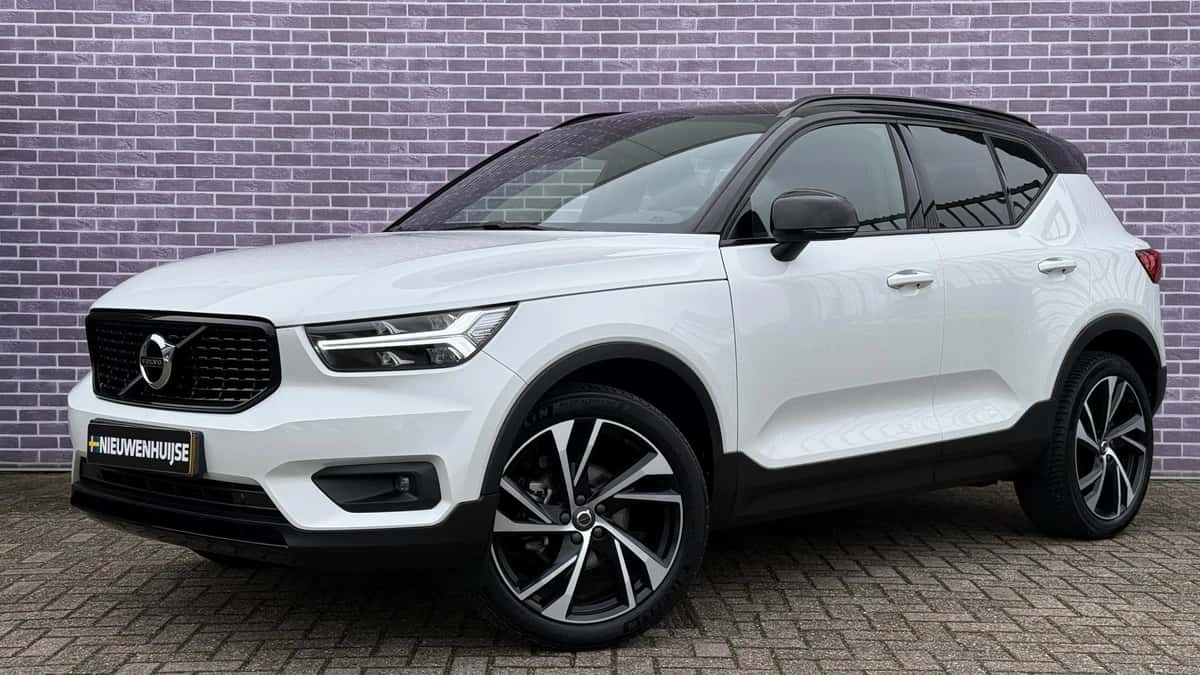 Volvo XC40 — foto 1