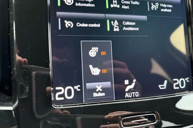 Volvo XC40 (2021) thumbnail 12