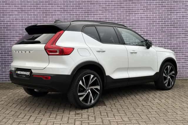 Volvo XC40 (2021) thumbnail 3