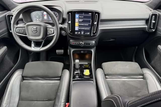 Volvo XC40 (2021) thumbnail 5