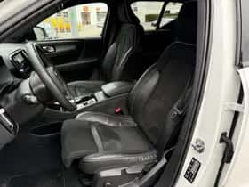 Volvo XC40 thumbnail 6