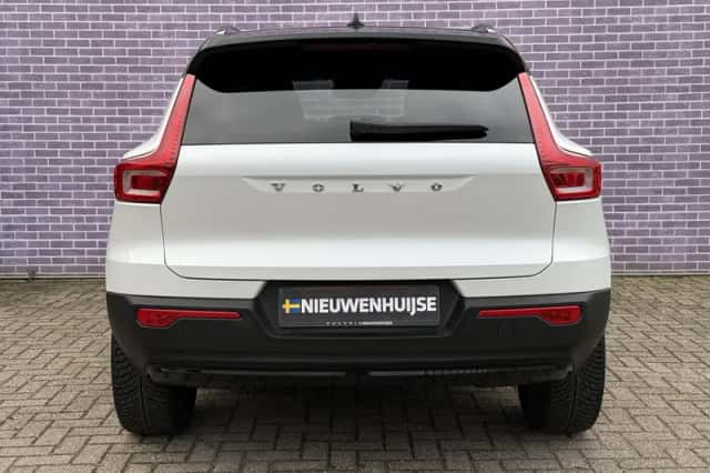 Volvo XC40 (2021) thumbnail 10