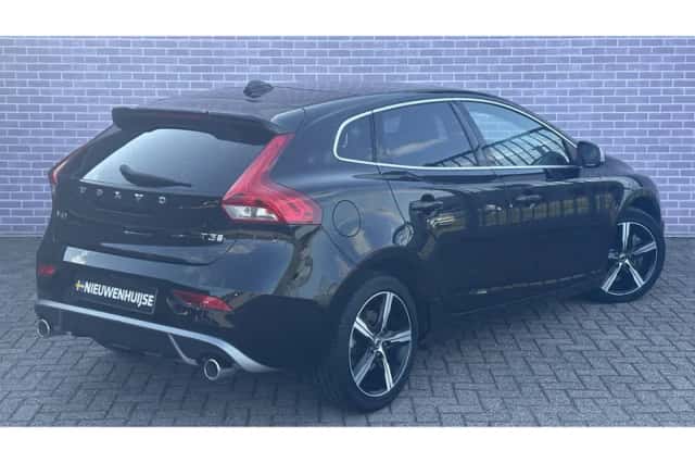 Volvo V40 (2019) thumbnail 3