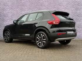 Volvo XC40 thumbnail 3