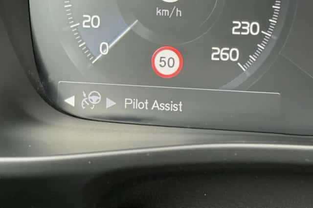 Volvo XC40 (2021) thumbnail 25
