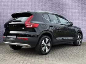 Volvo XC40 thumbnail 3