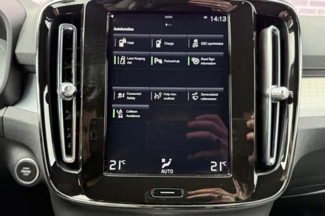 Volvo XC40 (2022) thumbnail 23