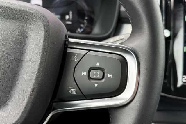 Volvo XC40 (2022) thumbnail 25