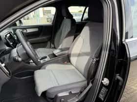 Volvo XC40 thumbnail 5
