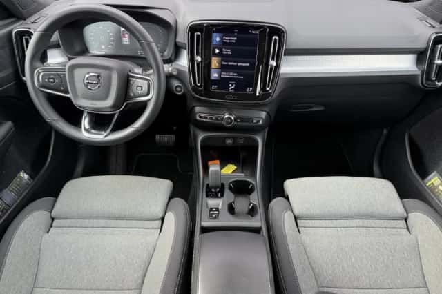 Volvo XC40 (2022) thumbnail 7