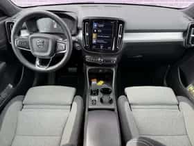 Volvo XC40 thumbnail 7