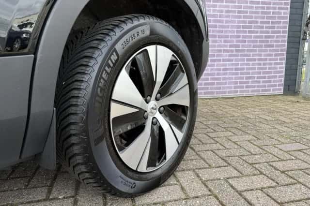 Volvo XC40 (2022) thumbnail 8