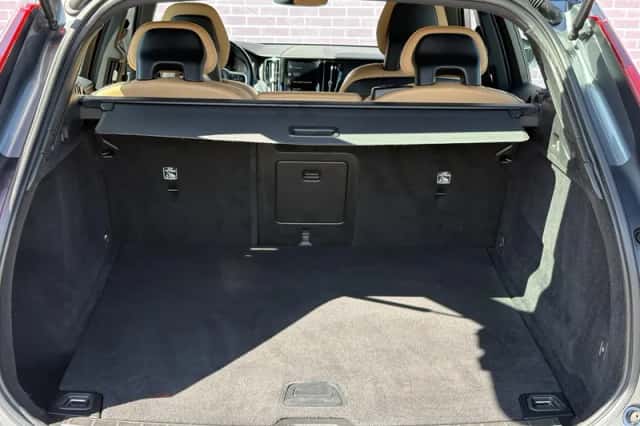 Volvo XC60 (2018) thumbnail 13