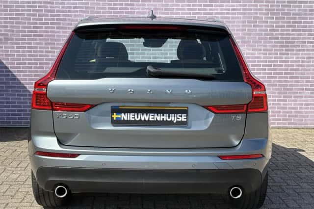 Volvo XC60 (2018) thumbnail 14