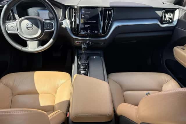 Volvo XC60 (2018) thumbnail 5