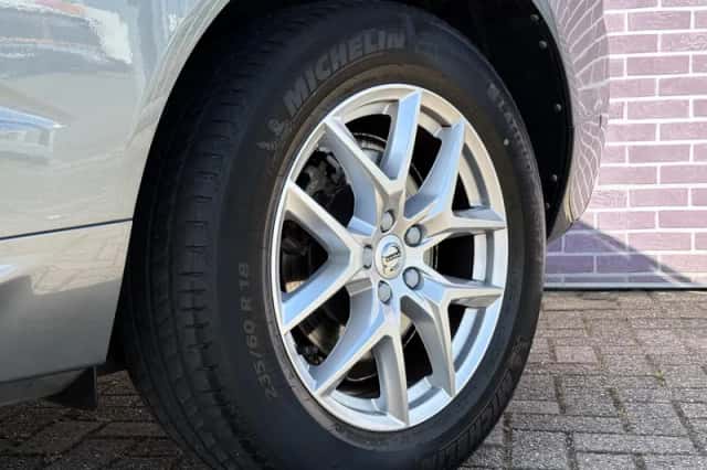 Volvo XC60 (2018) thumbnail 10