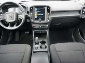 Volvo XC40 thumbnail 3