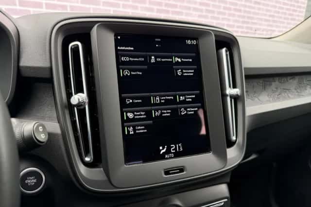 Volvo XC40 (2020) thumbnail 23